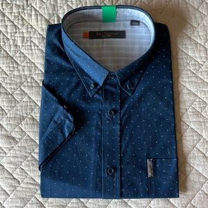 New men’s short sleeve button down shirt. Never been worn. Navy blue.